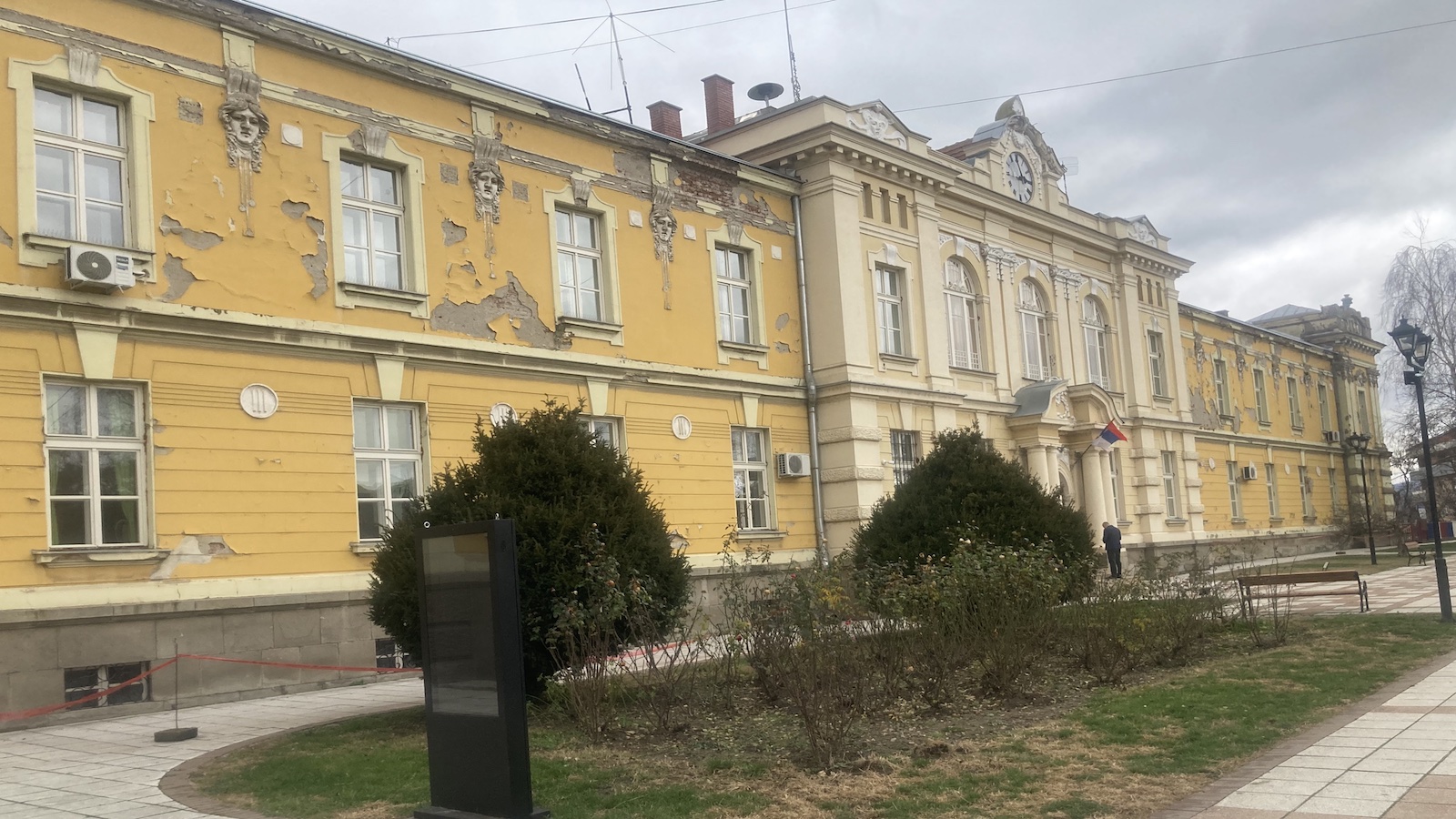 zgrada nas