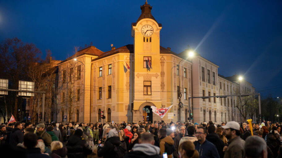 protest nis 6